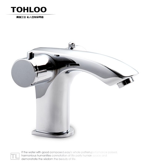 鼎新电热水器 现代龙头