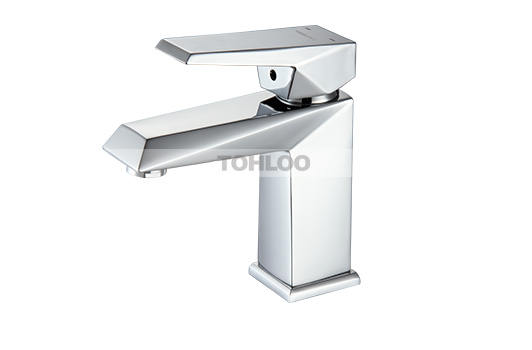 鼎新电热水器 现代龙头